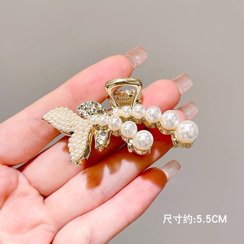Exquisito clip pequeño clip de flequillo lateral de diamantes de imitación de perlas femeninas nuevo mini clip de tiburón de medio lazo horquilla tocado