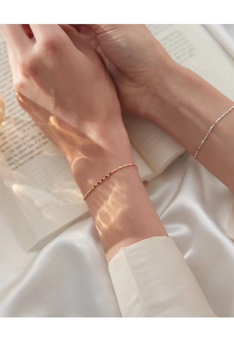 간단한 기하학적 팔찌 골드