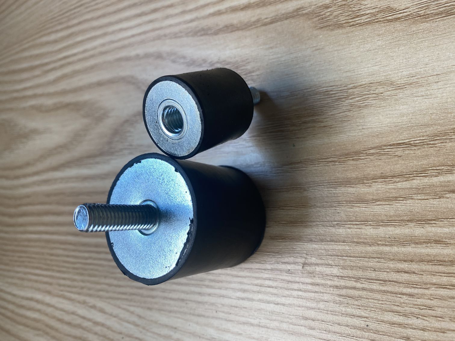 VD优质橡胶减震螺柱A级橡胶防震螺杆内外螺纹缓冲垫减震垫M3--M12