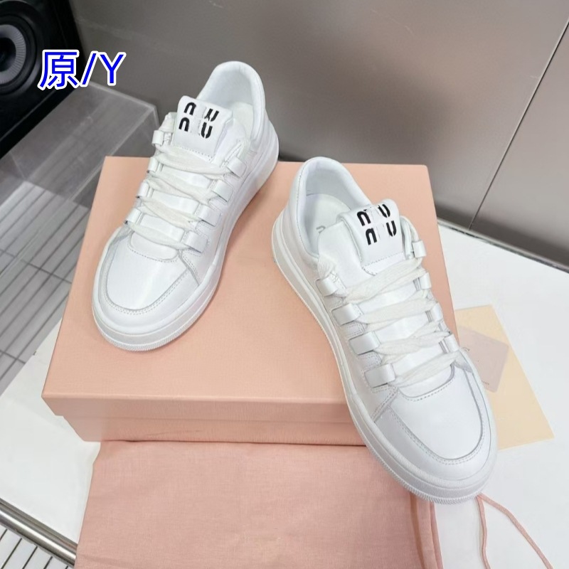 White sneakers platform, height increasing, genuine leather, round toe, with a vintage distressed effect, women's style