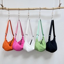 韩版简约质感饺子包女士2025新款小清新单肩包通勤日系洋气斜挎包