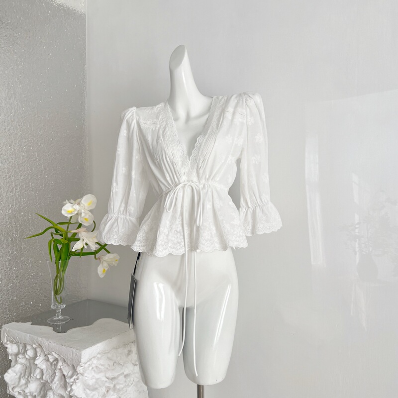 White Cotton Embroidered Lace Bell-Sleeve V-Neck Top for Women, 2026 Spring/Summer, Waist-Tie Mid-Sleeve Shirt