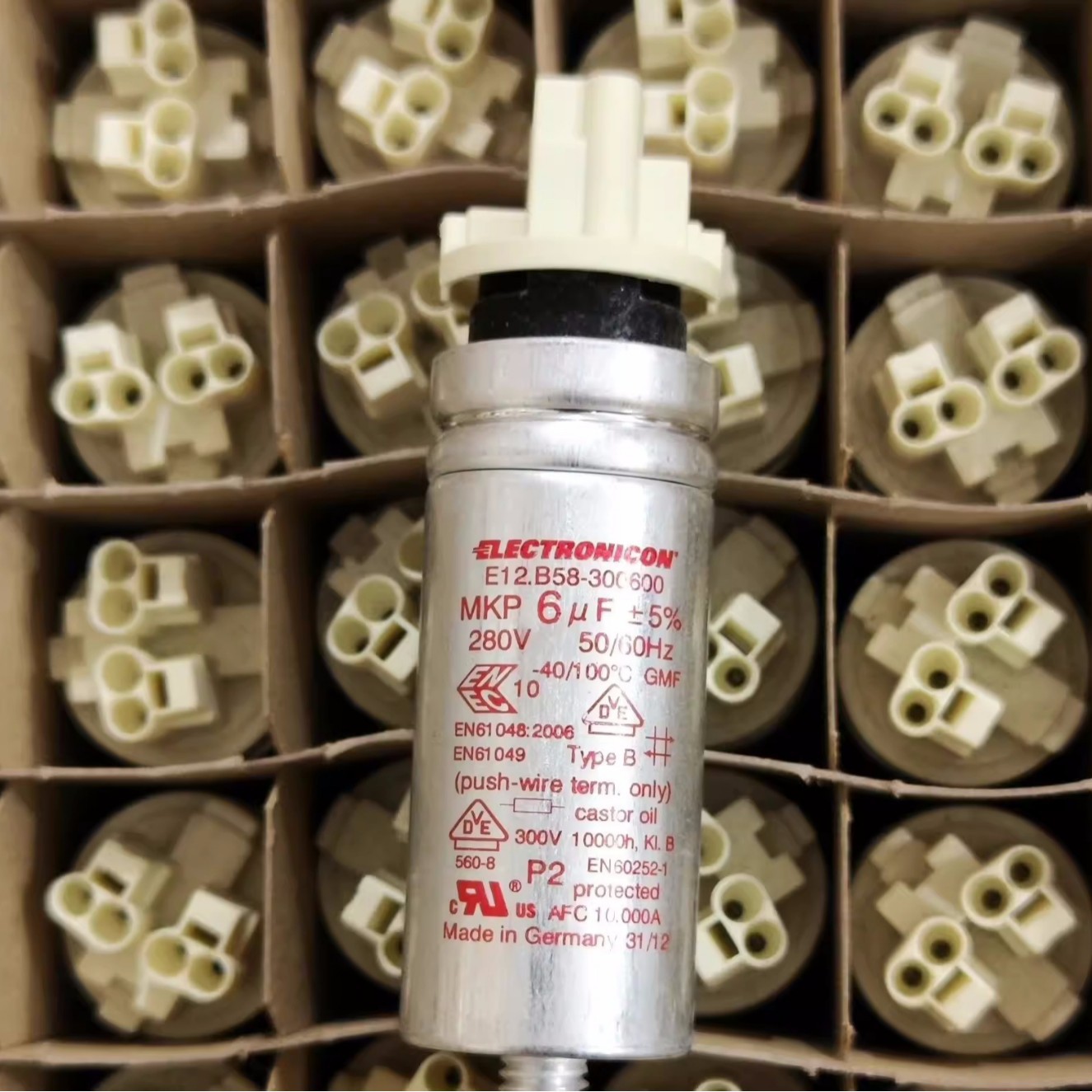 德国伊凯基 E62.R16-253L30 全新 正品 电力电容  3x25uf