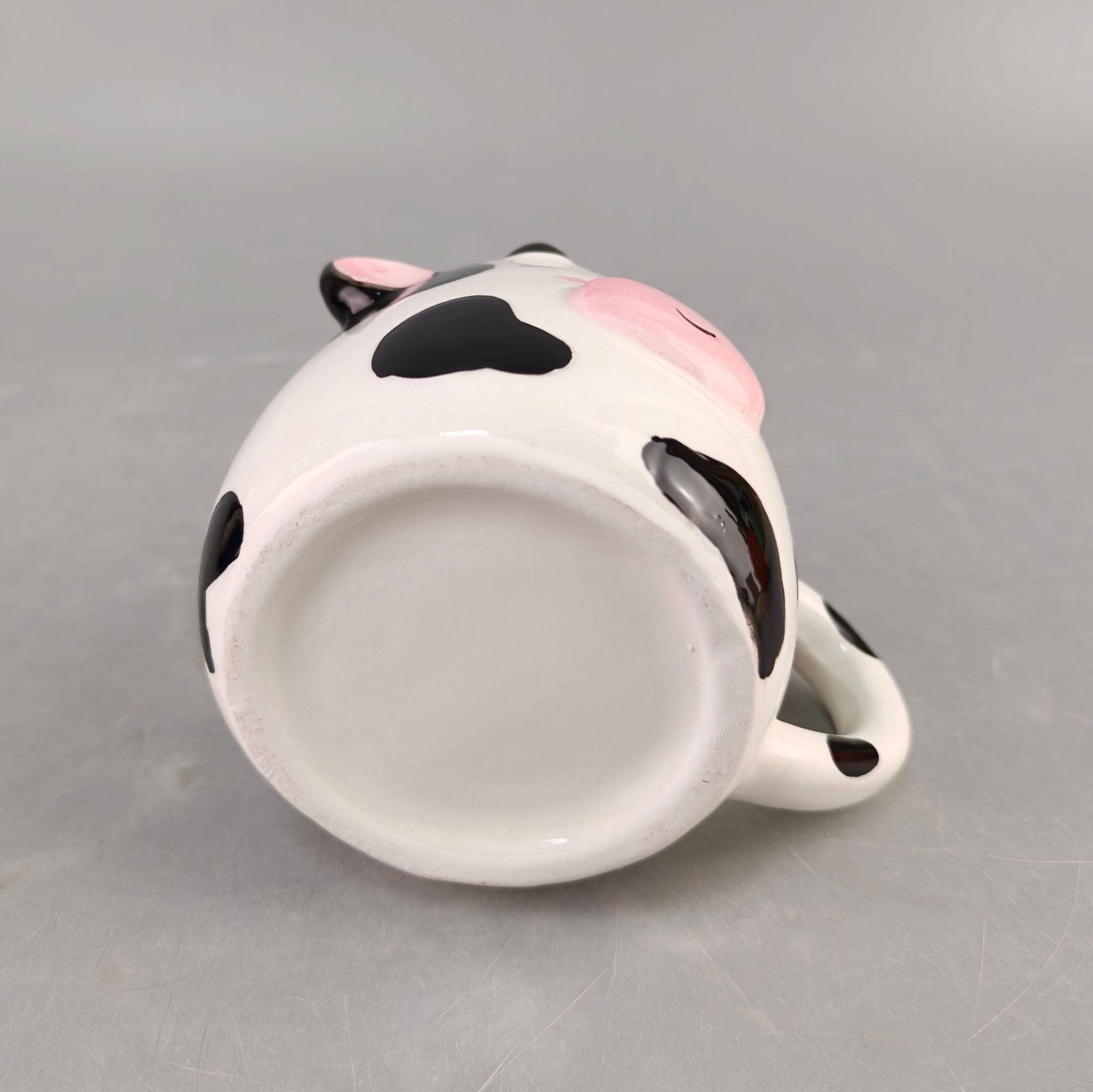 Exportación creativa de exportación de tazas de cerámica personalizadas vacas cuadrangulares con tazas de orejas lindas tazas de bebidas de regalo para niños