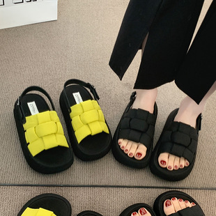High-End Roman Sandals for Women's Summer Outer Wear 2025 New Super Popular Thick-Soled Heightening Woven Seaside Vacation Sandals