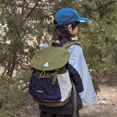 韓国のファッションの子供のリュックサックは軽やかで、男の子の野外旅行のリュックサックの幼稚園の一年生のカバンの女の子になります。