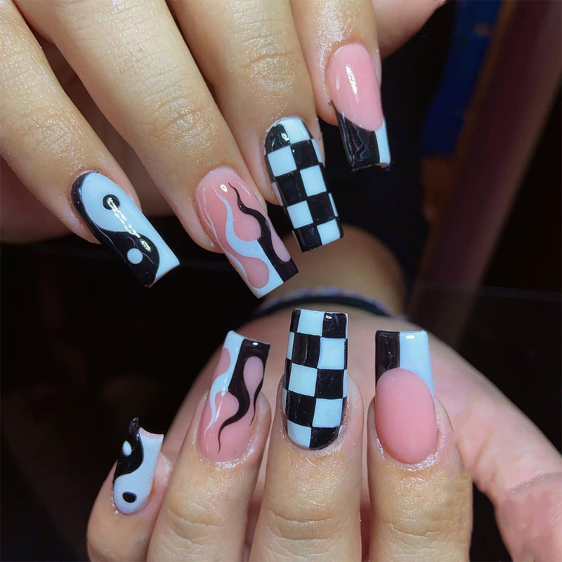 Black and white flame Yin and Yang chessboard wearing fake nails Nail patch Nail patch removable Nail piece False Nail