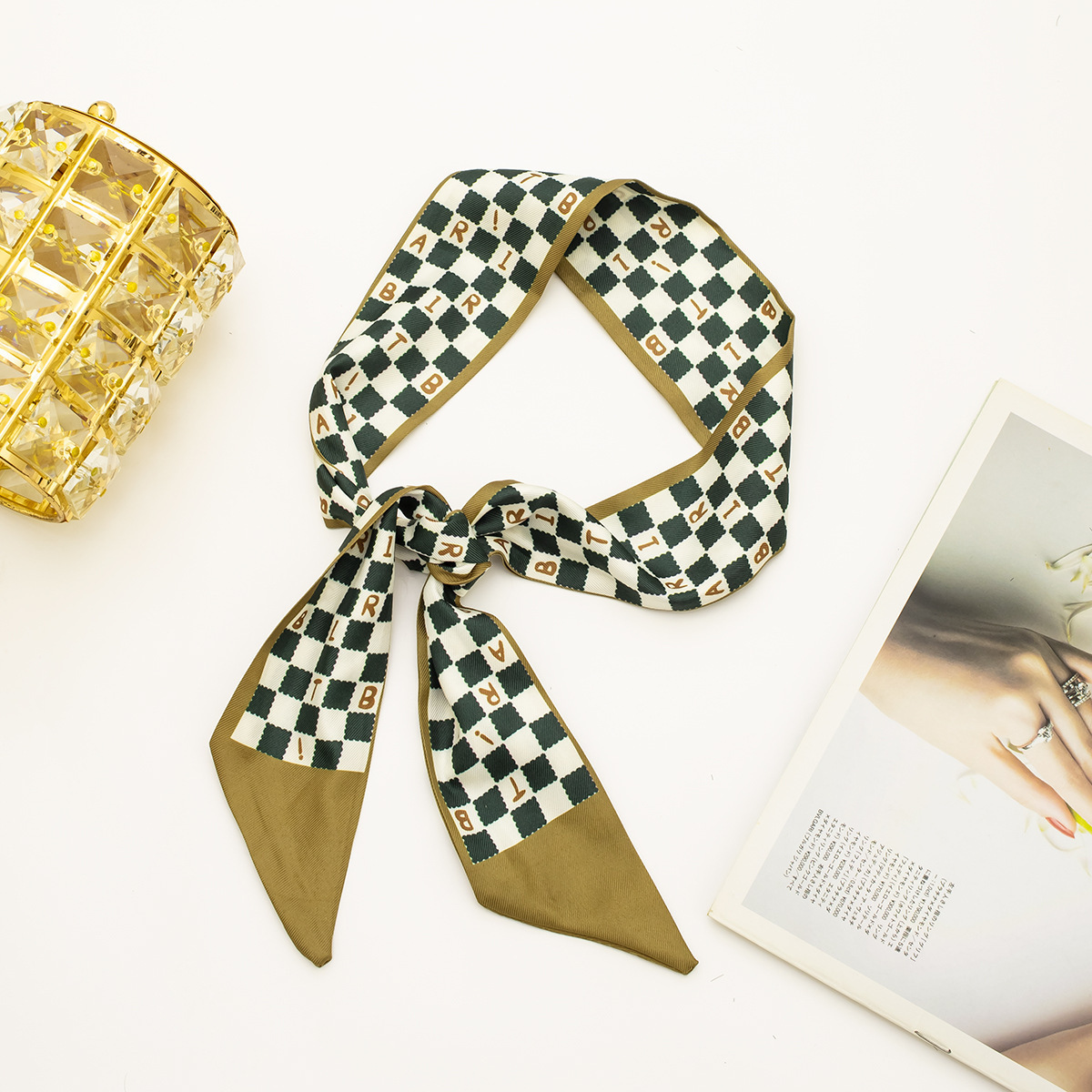 【체크무늬 시리즈●녹색 글자] 실크 스카프 1개