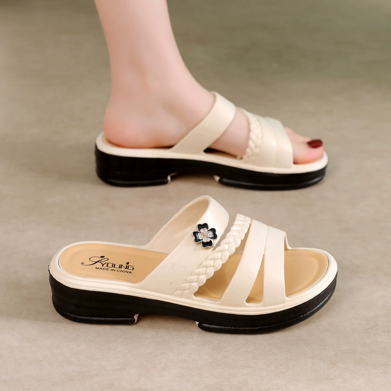 Тапочки женские наружные нескользящие 2024 новые толстые туфли на каблуках