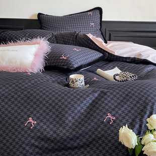 Autumn and winter 100 sanding four-piece fashion houndstooth bedding embroidered bow padded quilt cover 1.8 meters