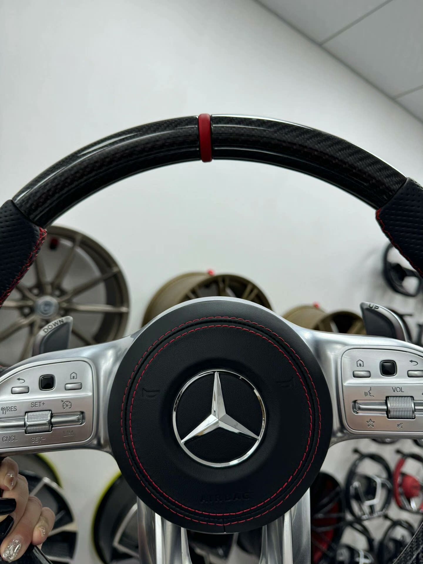 Mercedes-Benz 809 steering wheel assembly, old model upgraded to new AMG8 carbon fiber steering wheel assembly, complete set