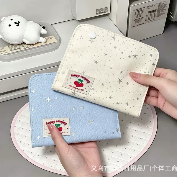 Cute and portable sanitary napkin storage bag, large capacity, with wrist strap and snap closure, suitable for students, for storing cotton pads and sanitary napkins, mini bag