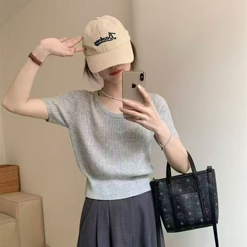U-Neck Ice Silk Short-Sleeve Knit Top, Regular Shoulder T-Shirt, Women's Summer 2026 New French-Style Cinched Waist Stylish Short Top