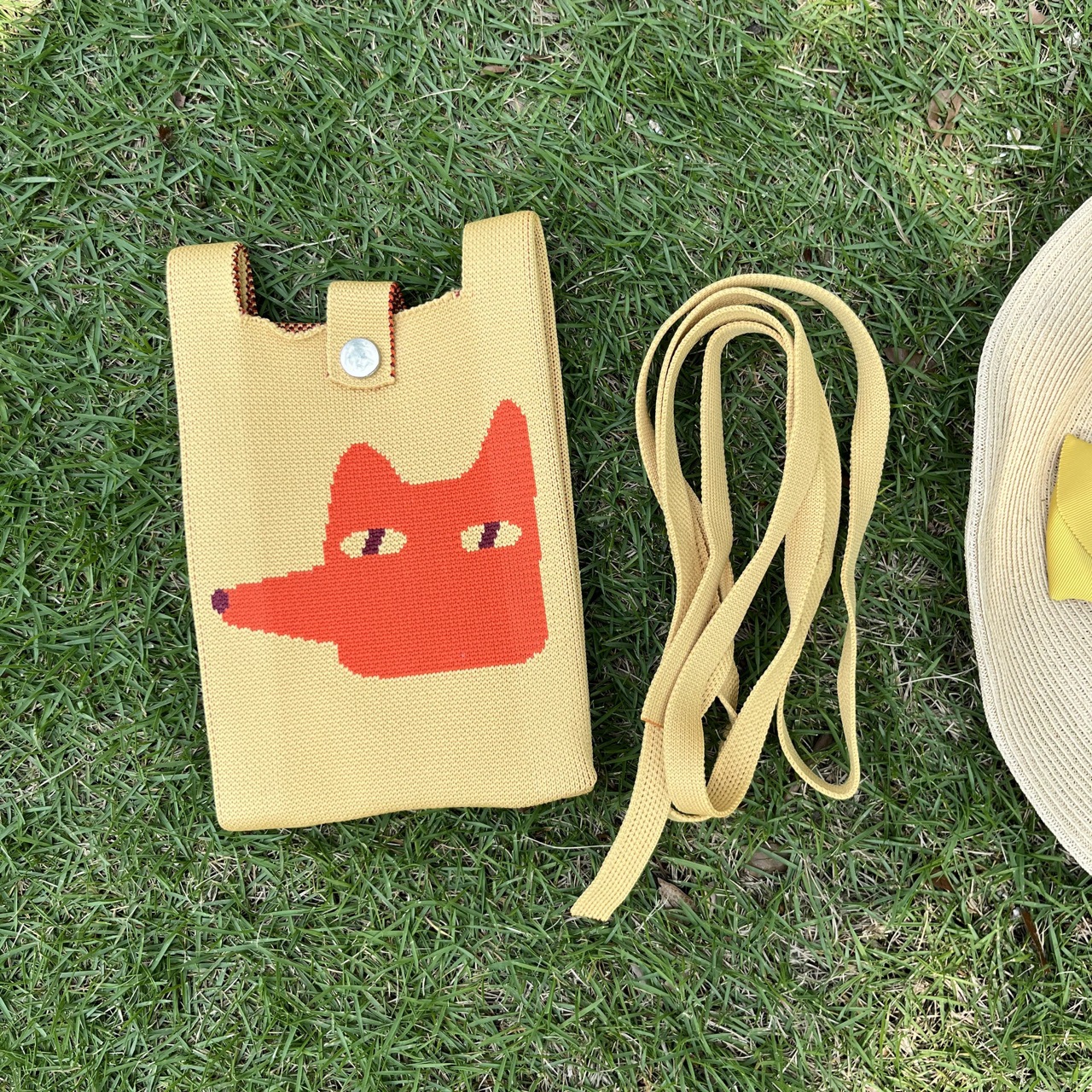 어깨끈이 달린 여우 휴대폰 가방