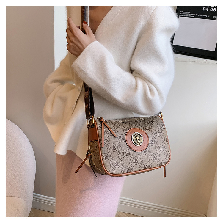 Women's Shoulder Bag With Antique Print And Wide Strap Small_voghion.com