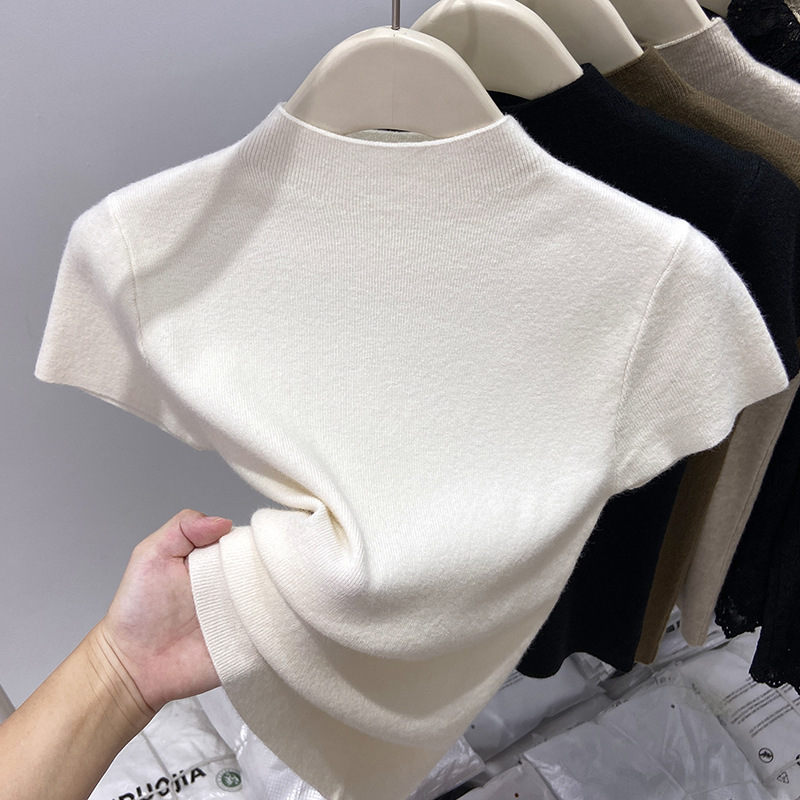 柔らかいモチモチの半高襟のニットの半袖のtシャツの女性の春秋の新型の中は気質が現れます。|undefined