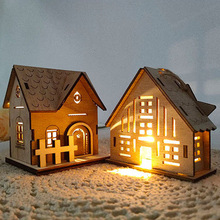 跨境热销圣诞节木质发光小木屋摆件家居节日木质工艺品小房子摆件