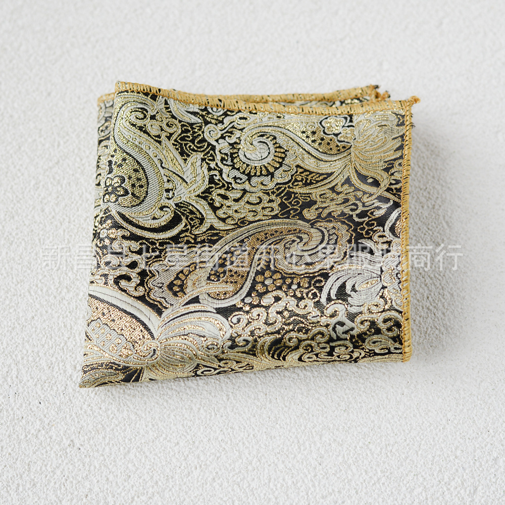 Traje de hombre pequeña bufanda cuadrada fábrica al por mayor moda poliéster accesorios de moda Vintage bordado patrón Toalla de bolsillo ropa de hombre