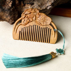 Green Sandalwood Hair Comb with Retro Carved Lotus Flower Design, Mini Portable Hair Comb, Festive Gift, Engraving Support, Ideal for Giving to a Girlfriend