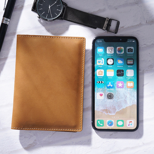 First-layer cowhide passport holder, retro handmade passport protective cover, universal air ticket, multi-functional card holder, document bag storage