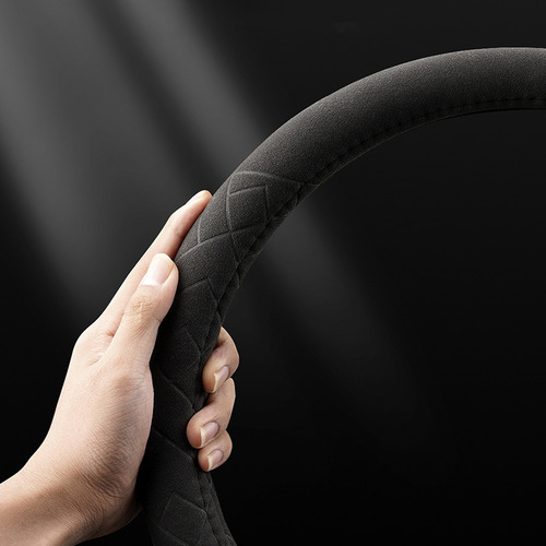Guanqi Fuzzy Leather Steering Wheel Cover Universal for Winter General Motors Men's High-Grade Anti-Slip Sweat Absorbent Simple Steering Wheel Cover Wholesale