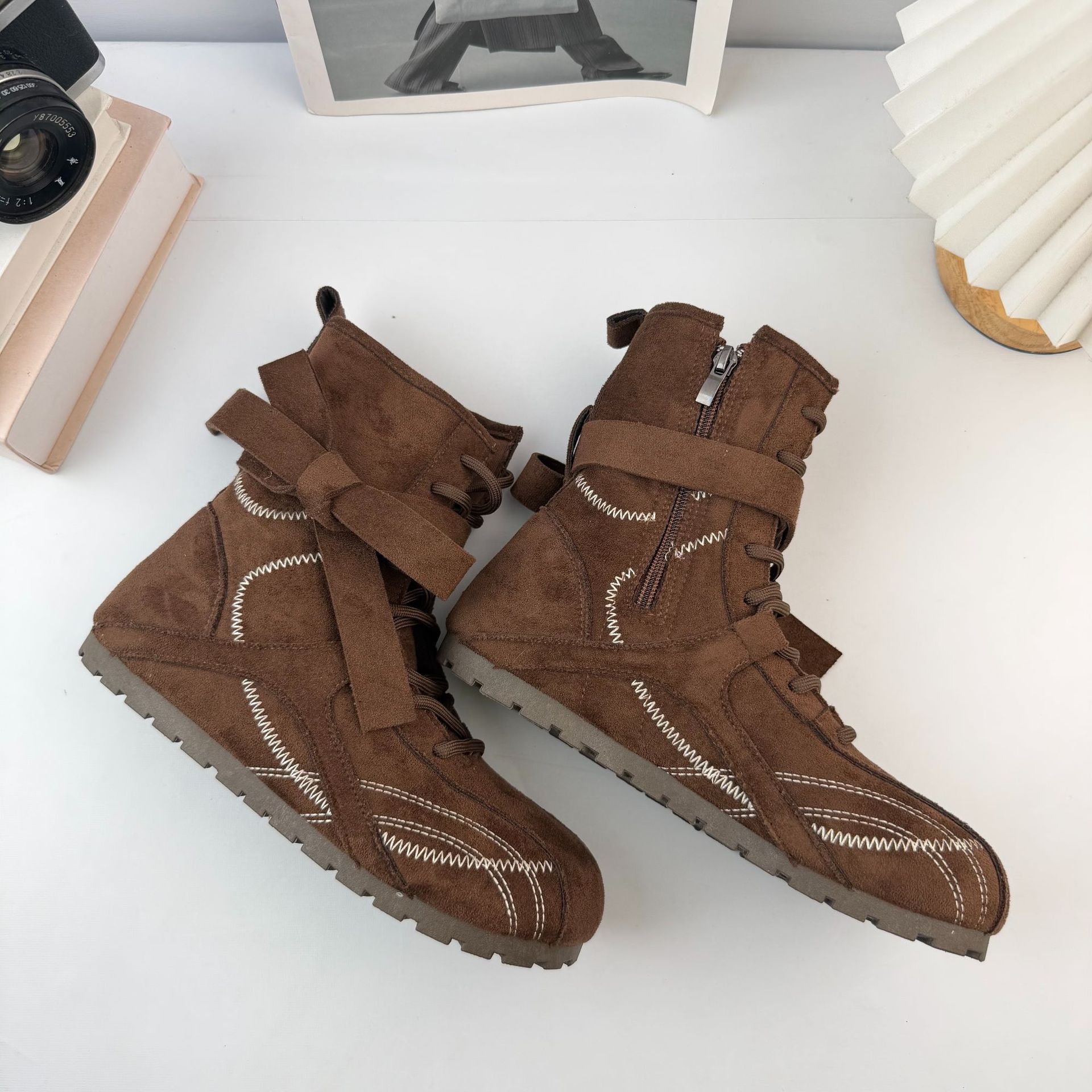Botas de boxeo de ondas distantes botas Martin botas de mujer otoño 2025 nuevas botas cortas estilo británico botas de caballero retro botas de mujer