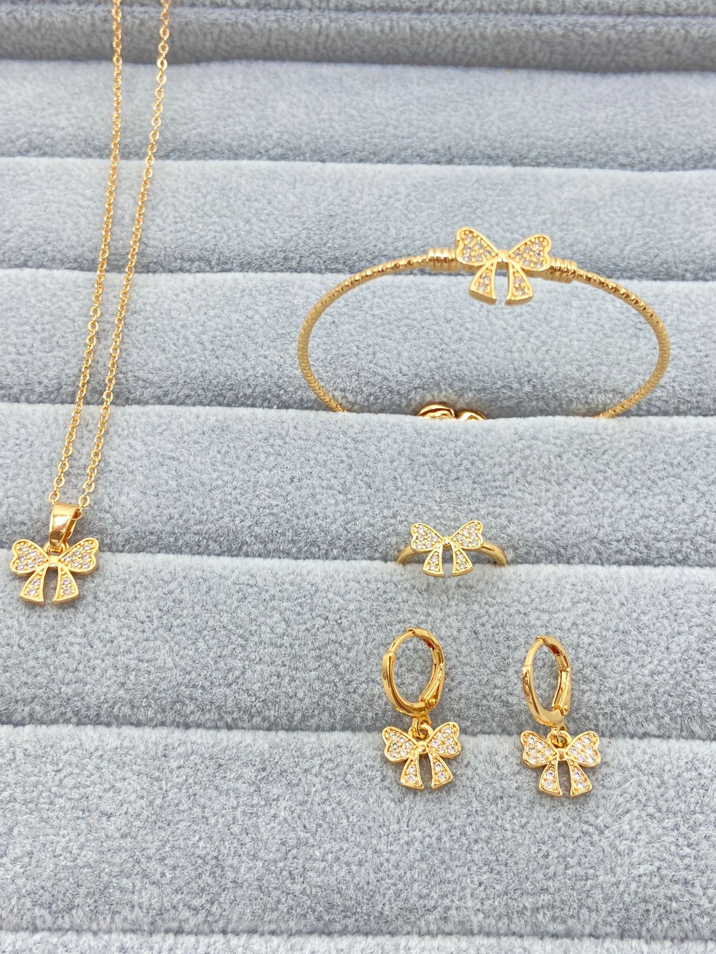 Juegos de joyería para niños mariposa cereza Mickey cobre oro zircon anillo pendientes brazalete collar joyería conjunto de cuatro piezas image 16