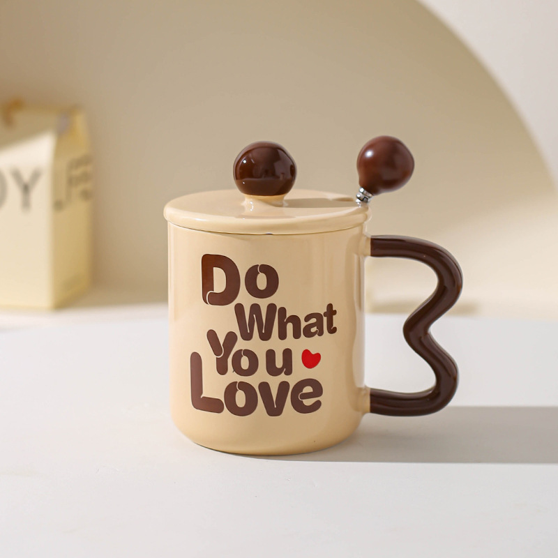 Tazas de cerámica de moda, tazas de agua creativas para hombres y mujeres, tazas de pareja, tazas de café con cucharas para regalos de amigos.