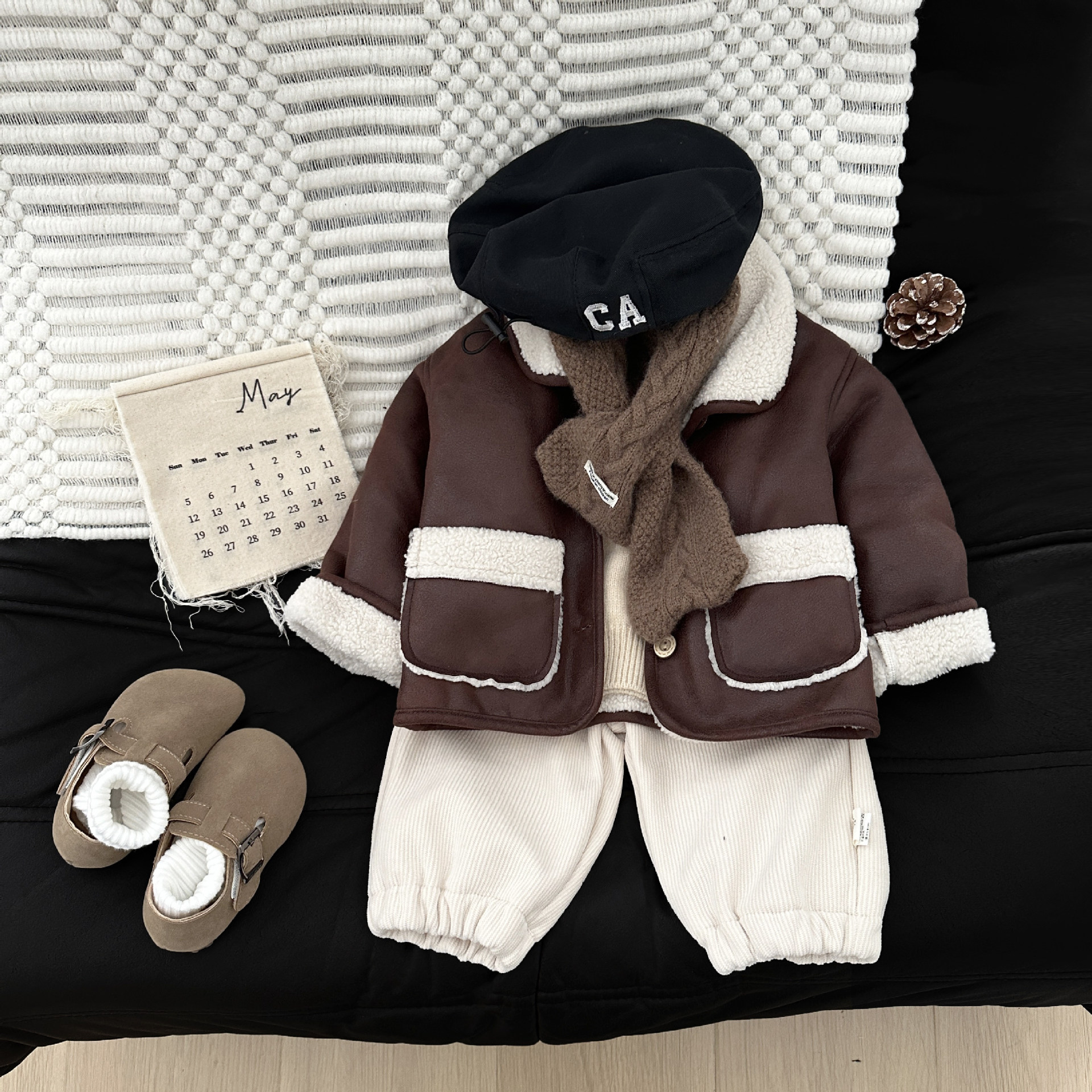Niños callejero chaqueta guapo 2025 nuevo bebé cool con chaqueta de cuero caliente, ropa casual para bebé