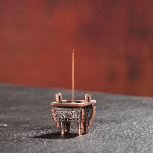 Bronze tripod imitates the classics to attract wealth and prosperity, four-legged home interior, mini small copper tripod incense burner ornaments