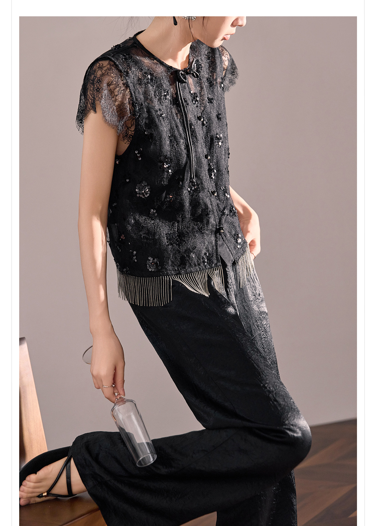 Áo vest không tay phong cách Trung Hoa thêu hoa văn tua rua cao cấp ZX N4027 — Màu đen cao cấp chi tiết 11