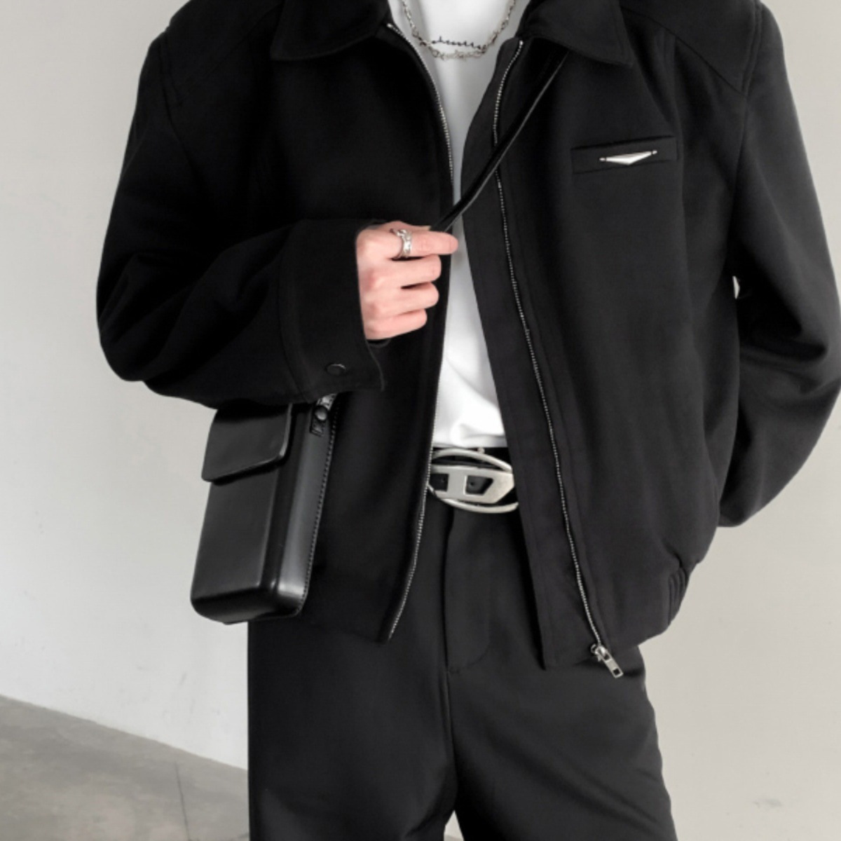 Primavera de alta gama cleanfit chaqueta corta hombre retro nicho metal hombrera silueta cremallera chaqueta de lana