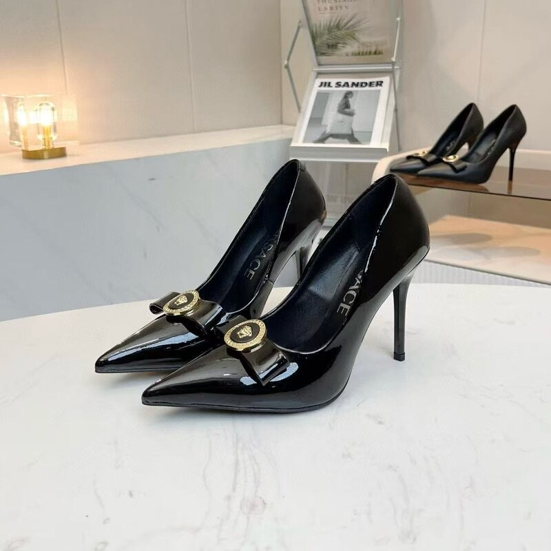 High-Quality One-To-One Replica Full Leather New 2025 Fashion Shoes Shipped from Guangzhou, Wholesale for Foreign Trade to Vietnam and Dubai High-Quality One-To-One Replica Full Leather New 2025 Fashion Shoes Shipped from Guangzhou, Wholesale for Foreign Trade to Vietnam and Dubai