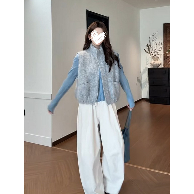 Autumn new Korean-style blue pleated knit sweater, gray vest, and casual pants – a three-piece set for women Autumn new Korean-style blue pleated knit sweater, gray vest, and casual pants – a three-piece set for women
