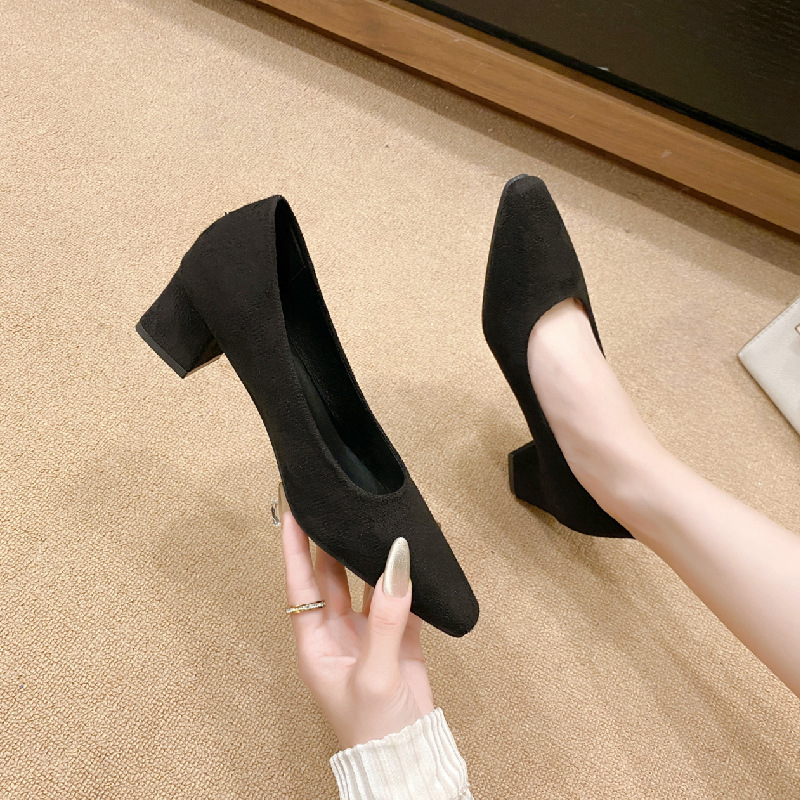 Black high-heeled shoes women's thick heel spring and autumn 2025 new single shoes plus size pointed interview work professional work shoes