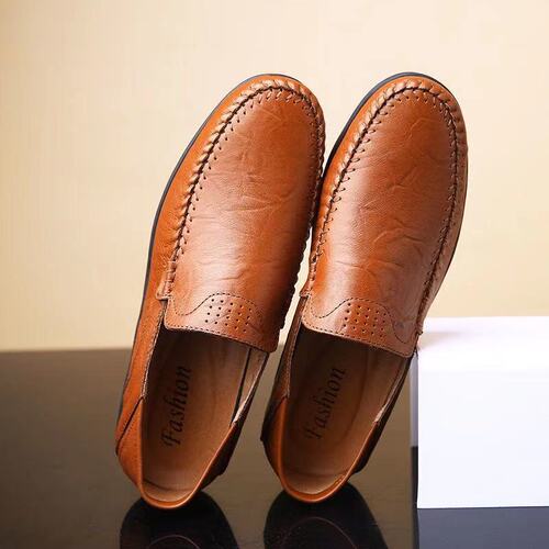 Autumn and Spring Men's Casual Shoes, Slip-on Bean Shoes with Soft Soles, Driving Shoes, One-piece Dropshipping