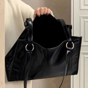 Korean Retro Soft Leather Large Capacity Laptop Bag for College Students, Book Tote Bag, School Commute Bag, Crossbody Bag