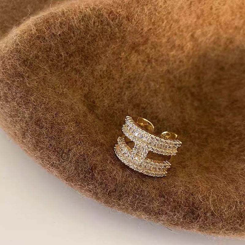 Gold letter ring
