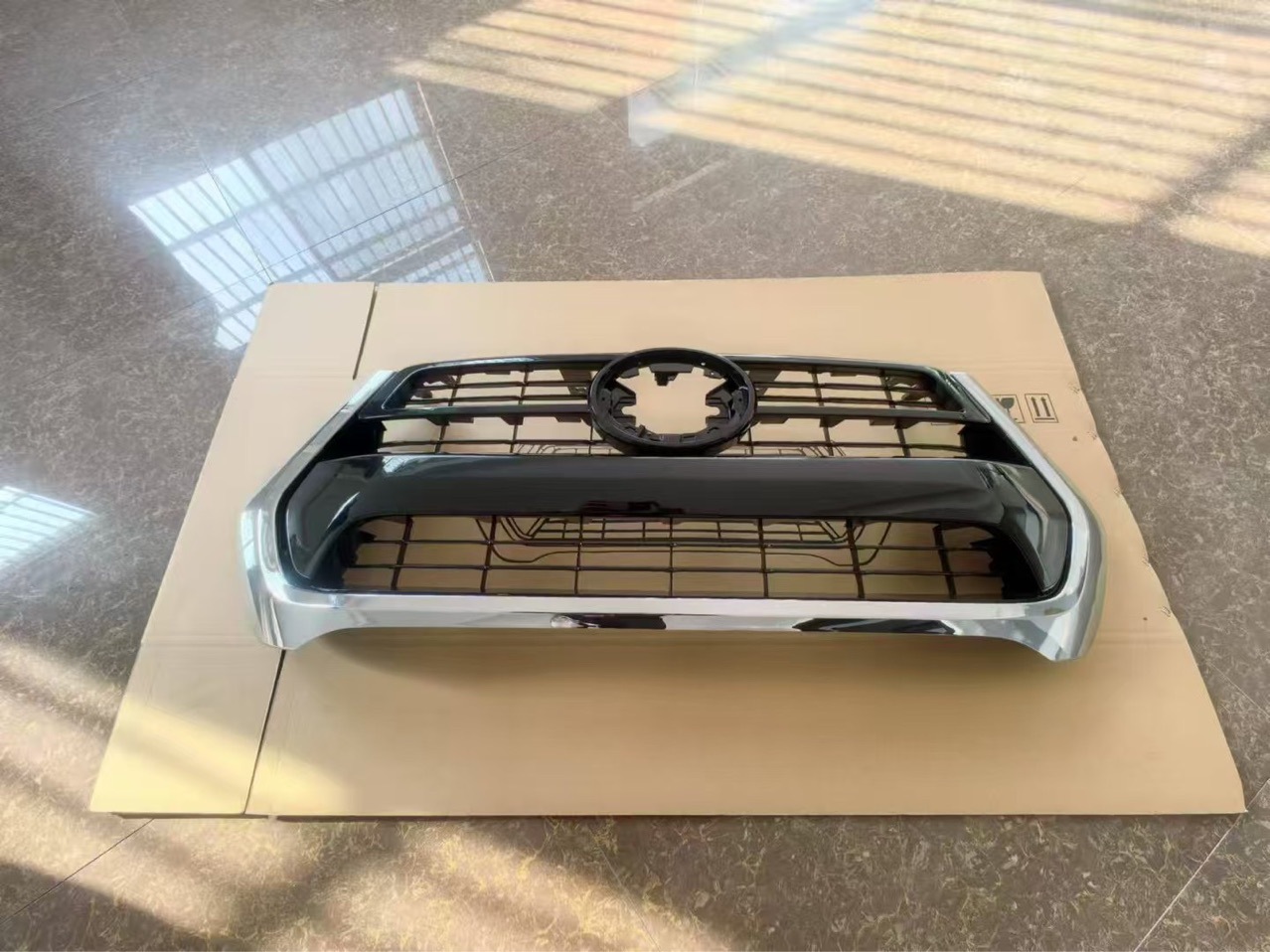Suitable for Toyota Hilux Revo 2020-2024 Front Grille (Thai Version)