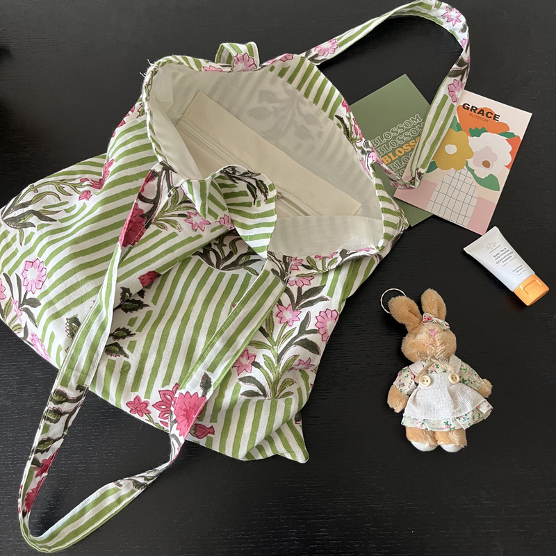 Indian Traditional Rubbing and Dyeing Cotton Eco-Friendly Bag with Green Stripes and Floral Design, Simple Versatile Thin Strap Shoulder Bag Tote Bag Indian Traditional Rubbing and Dyeing Cotton Eco-Friendly Bag with Green Stripes and Floral Design, Simple Versatile Thin Strap Shoulder Bag Tote Bag