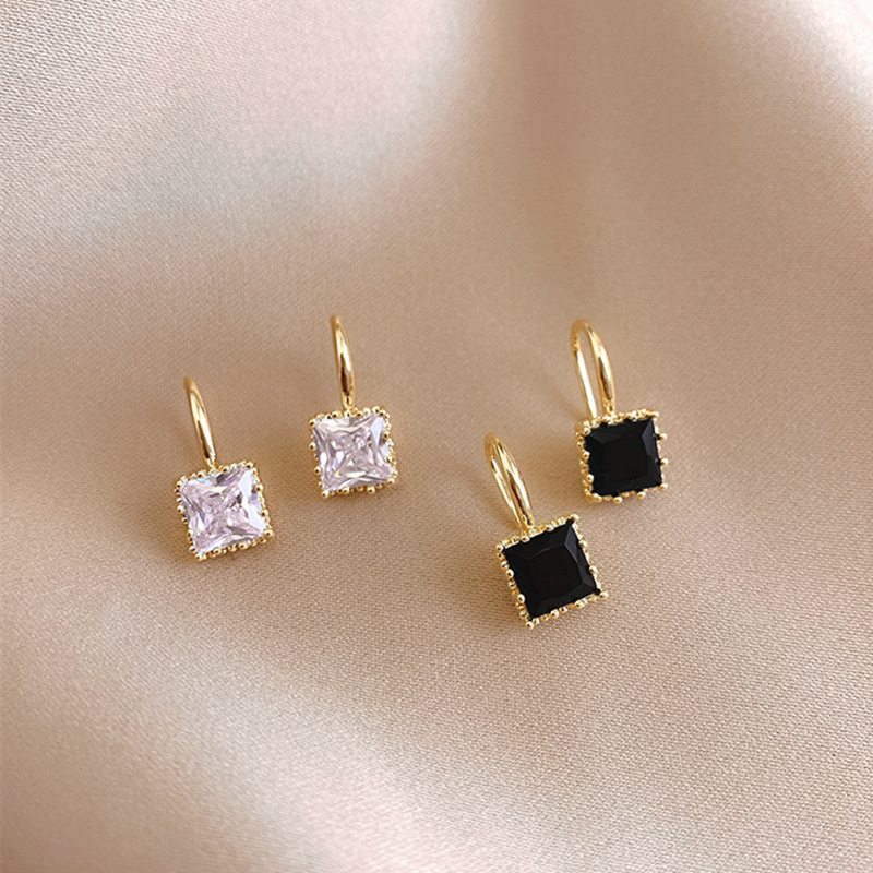 Pendientes cuadrados pequeños al por mayor temperamento cuadrado pendientes de circón joyería nuevos pendientes de azúcar plata