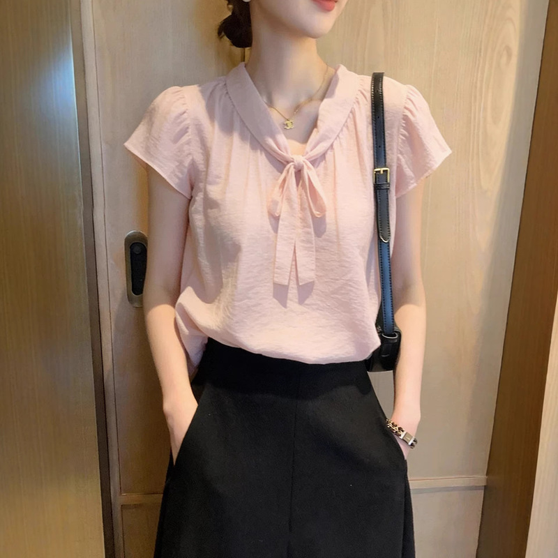 Korean Style Gentle Pink Lace-Up Shirt 2026 Spring/Summer Design, Youthful and Elegant Short-Sleeve Top, Versatile and Comfortable for Women
