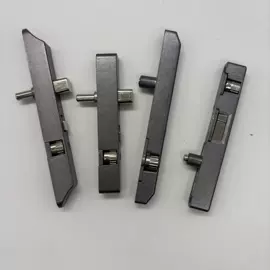 踢脚线、板;窗锁;门窗滑轮