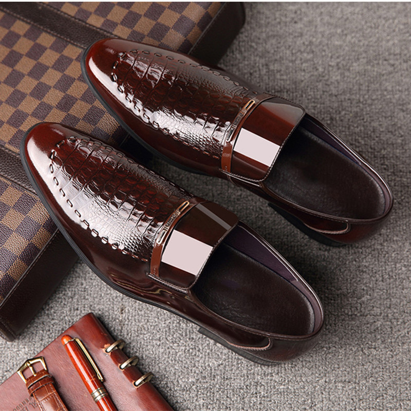 特大码时尚套脚尖头修身皮鞋子男鞋跨境鳄鱼纹男士漆皮商务皮鞋