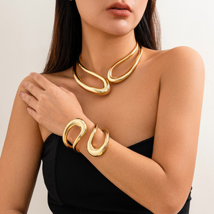 �W���羳�Ʒ�r�кϽ��׺��F������A�h�����U���Ȧ���CŮ