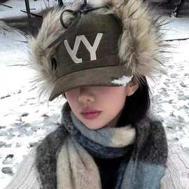 秋冬新款Yy字母刺绣仿皮草毛绒护耳灯芯绒加厚保暖鸭舌棒球帽