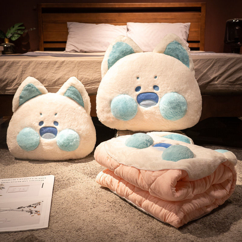 파란색과 흰색 낙서 고양이
