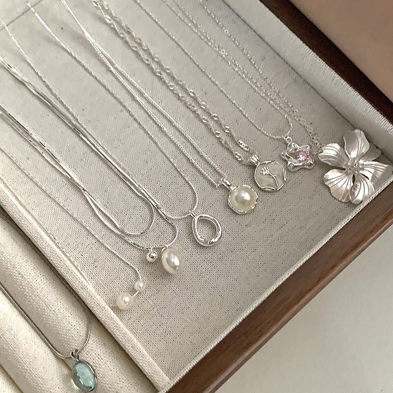 Sapphire pendant pearl