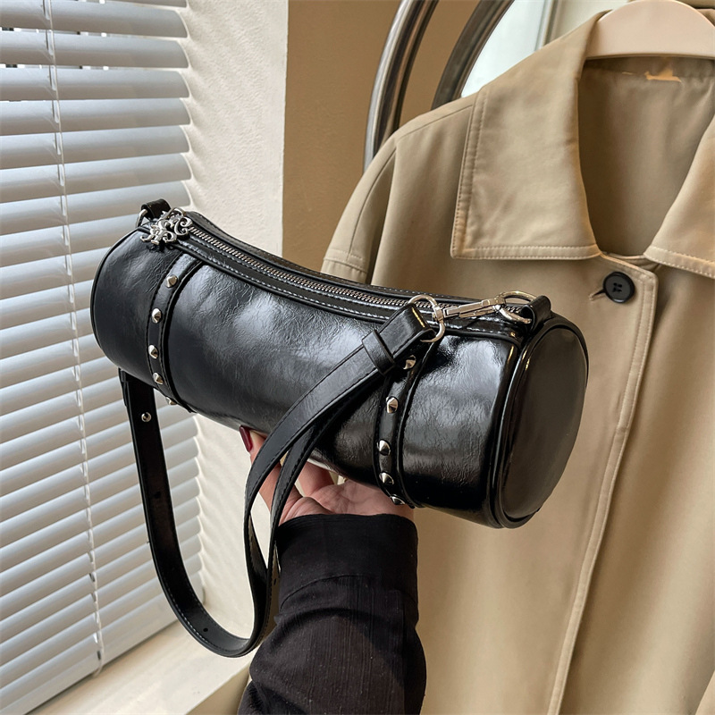 New fashion casual underarm bag for women 2024 spring and summer niche simple shoulder bag high-grade crossbody pillow bag