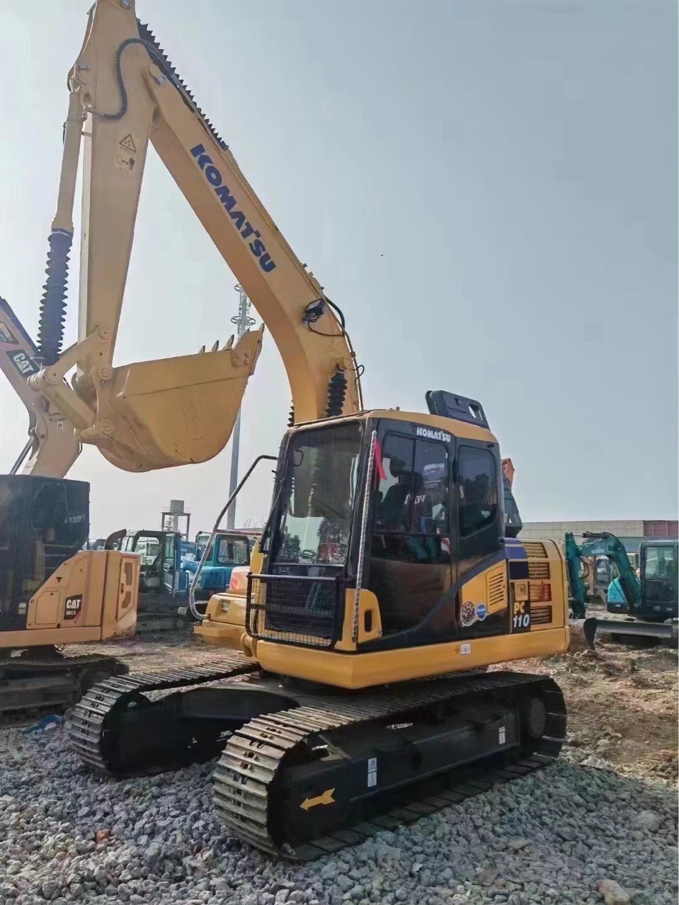 Exportación de comercio exterior para comprar excavadoras de segunda mano SanY95 y 75PC70 ShenGang 80